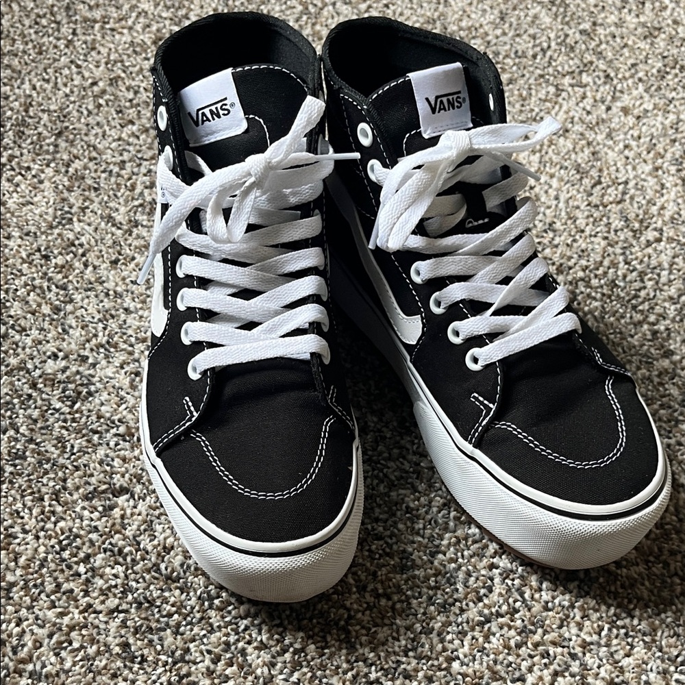 Vans Classic Sk8-hi black and white